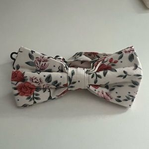 DAZI Floral Pre-Tied Bow Tie